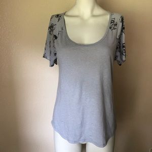Volcom Tops - Volcom scoop Neck Floral Sleeve flutter sleeve t Volcom Tops - Volcom scoop Neck Floral Sleeve flutter sleeve t